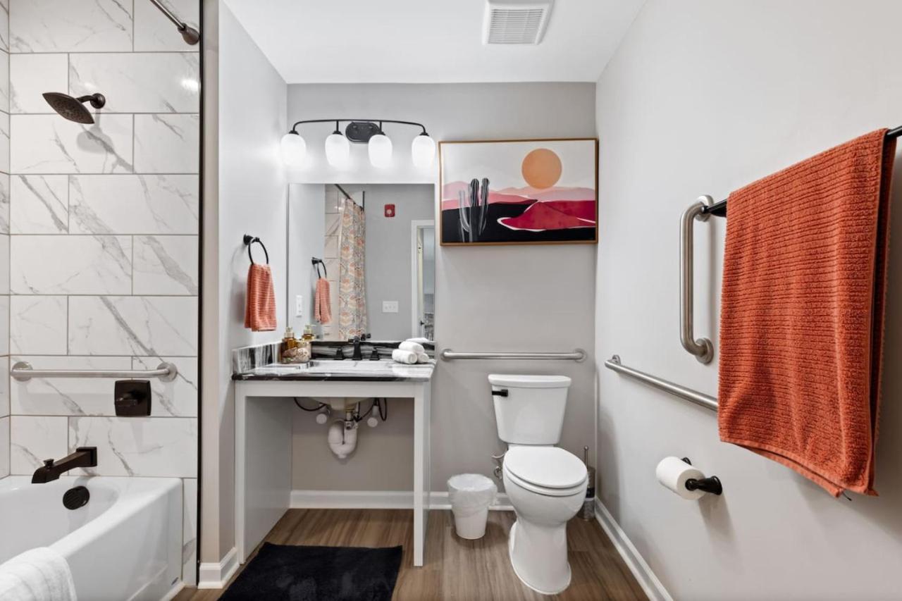 פייטוויל New Luxe Apt 3Br Downtown Fay Unit B מראה חיצוני תמונה